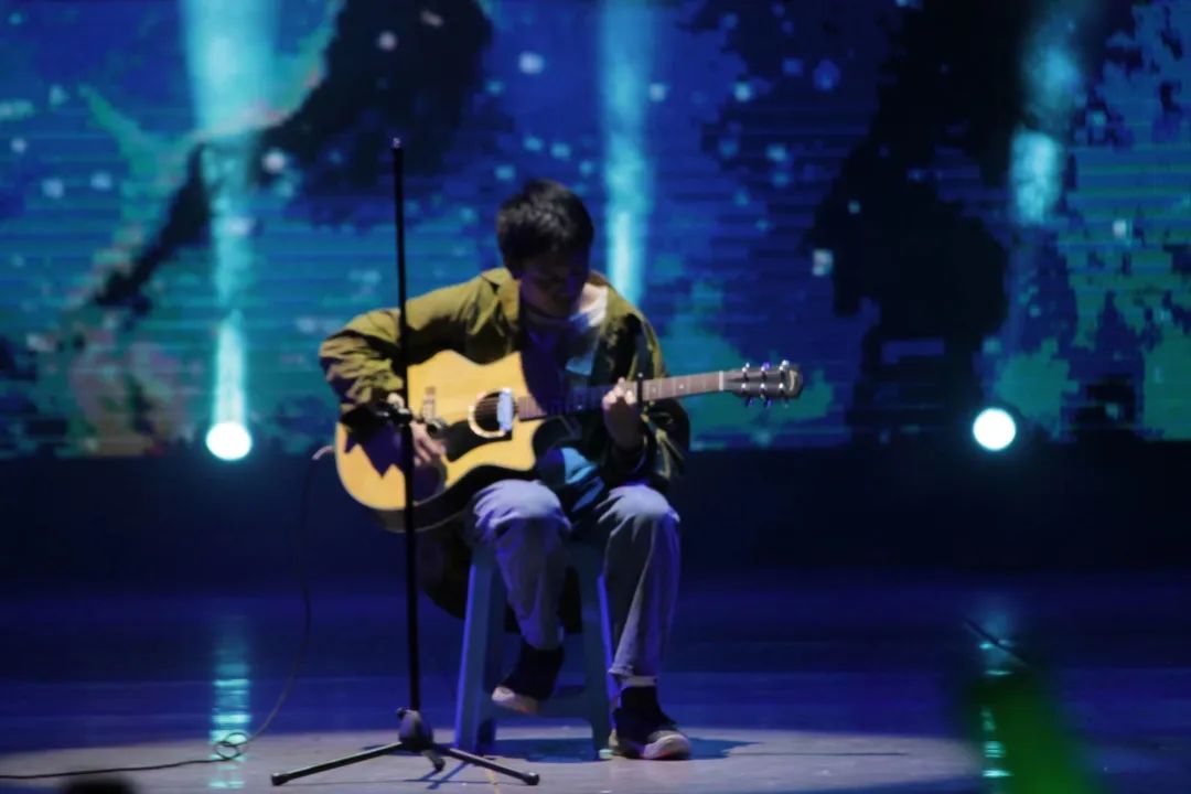 f8966e3a5fb54e0d9648edb7499b9696.jpg f8966e3a5fb54e0d9648edb7499b9696.jpg